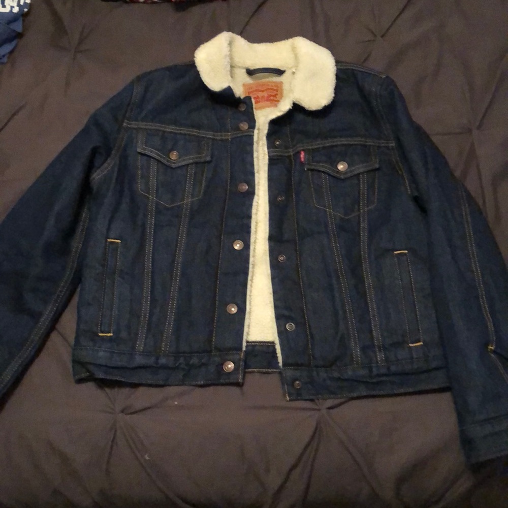 Levis Sherpa lined trucker jacket